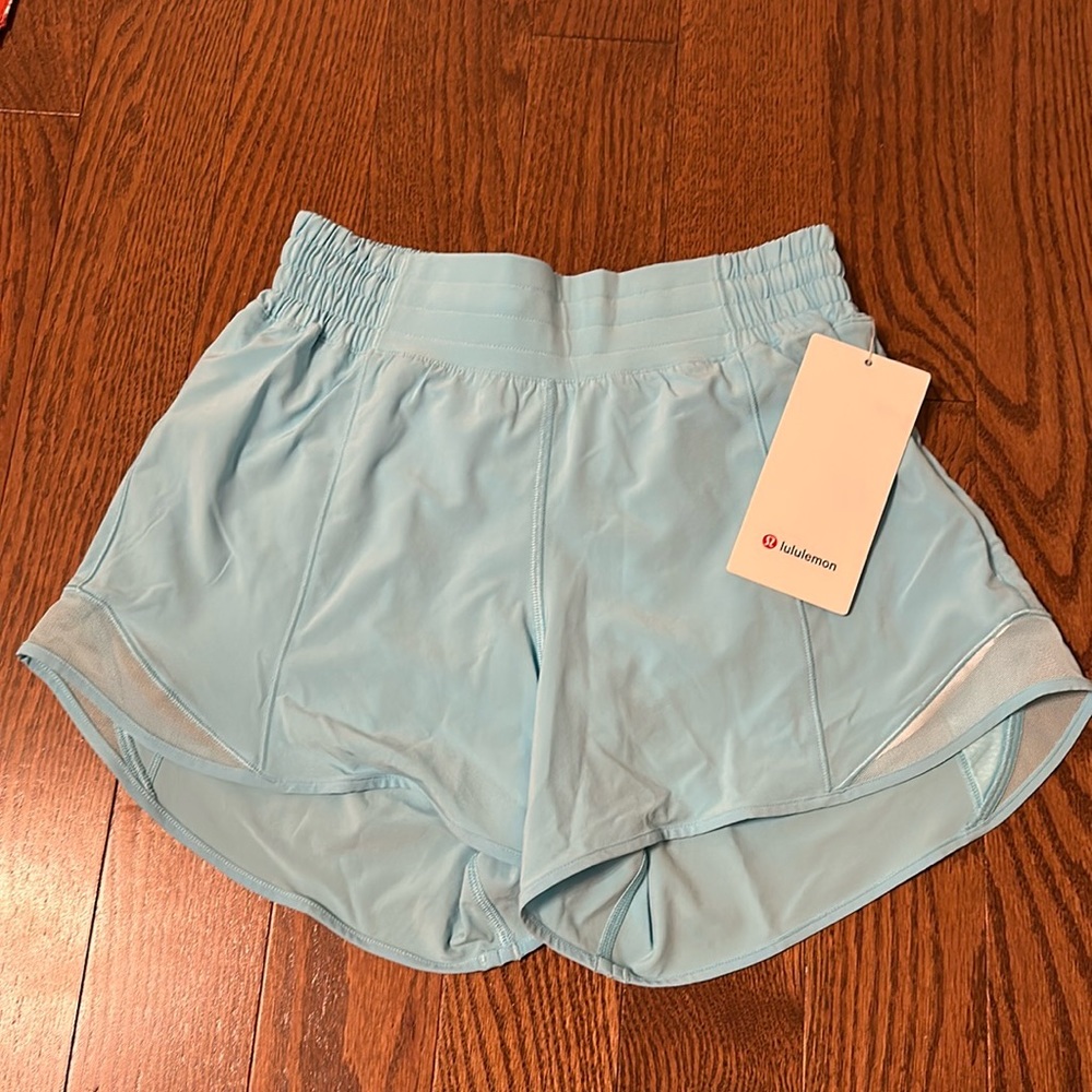 Lululemon 4” HR Hotty Hot Shorts Size 4